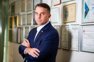 PL confirma Flávio Bolsonaro como candidato à Presidência