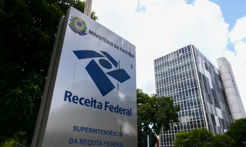 Receita projeta arrecadar R$ 17,2 bilhões com IR sobre dividendos neste ano