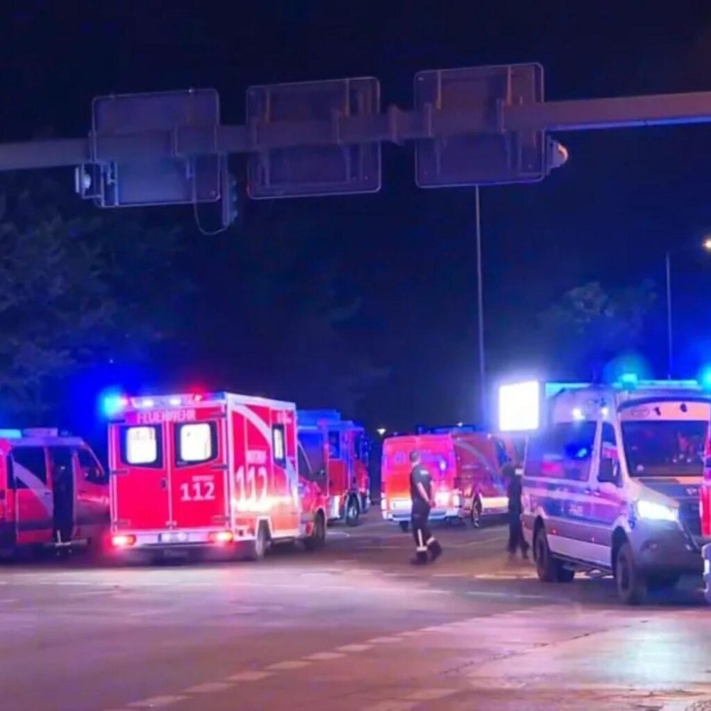 Carro atinge multidão no Parque Tiergarten e Parada do Orgulho em Berlim é cancelada