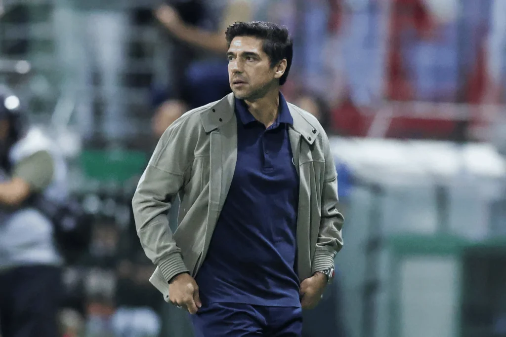 Abel Ferreira defende Carlos Miguel após falha na derrota do Palmeiras para o Atlético-MG