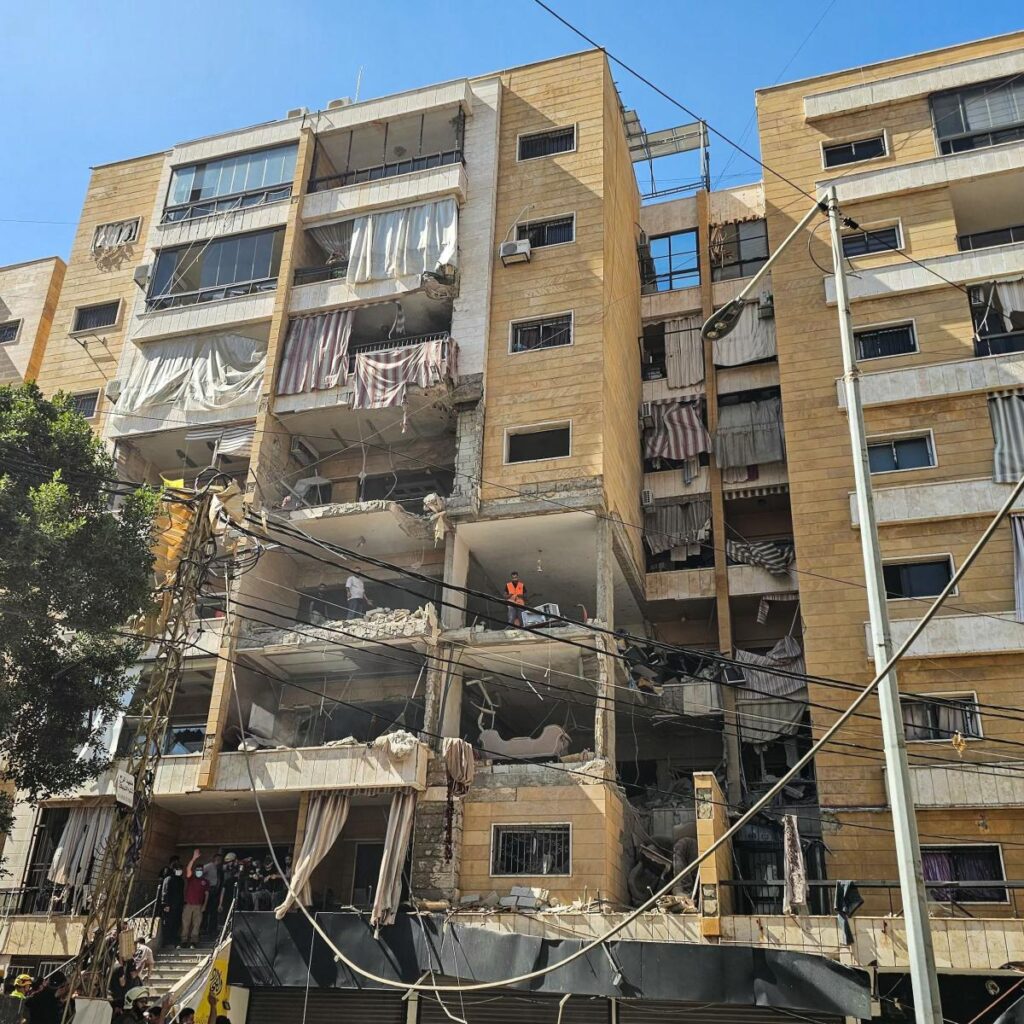 Autoridades palestinas acusam colonos de incendiar duas mesquitas no norte da Cisjordânia