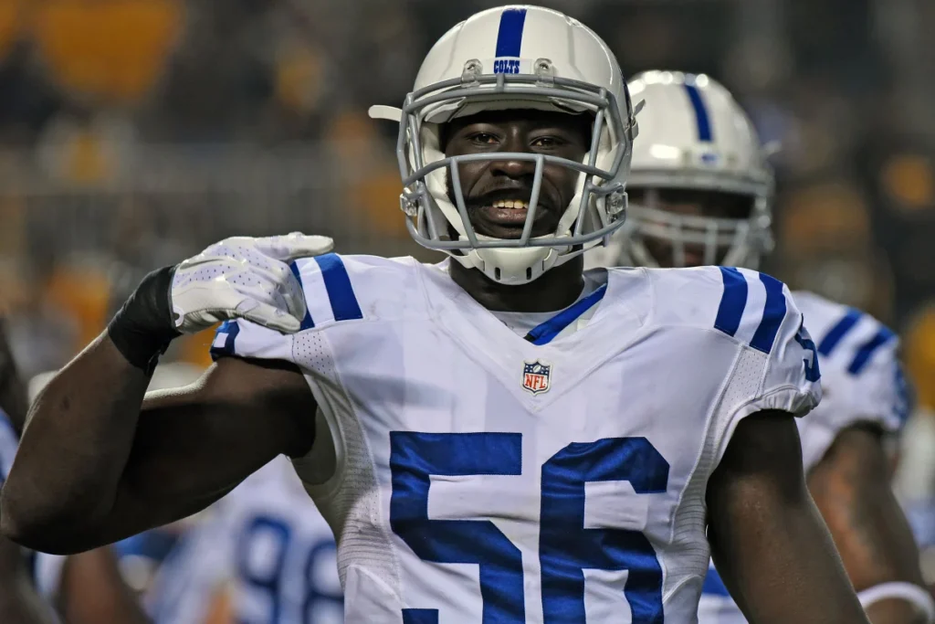 Ex-jogador da NFL Daniel Adongo, nascido no Quênia, é deportado dos EUA