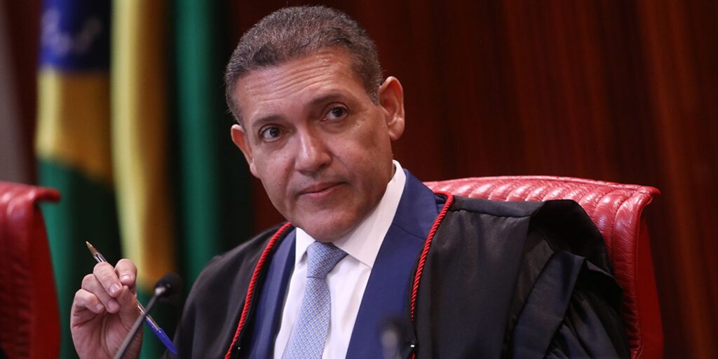 TSE fará nova reunião com embaixadores para explicar urna eletrônica