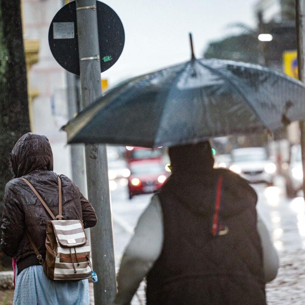 Mais de 500 cidades no Sul do Brasil estão em alerta para tempestades
