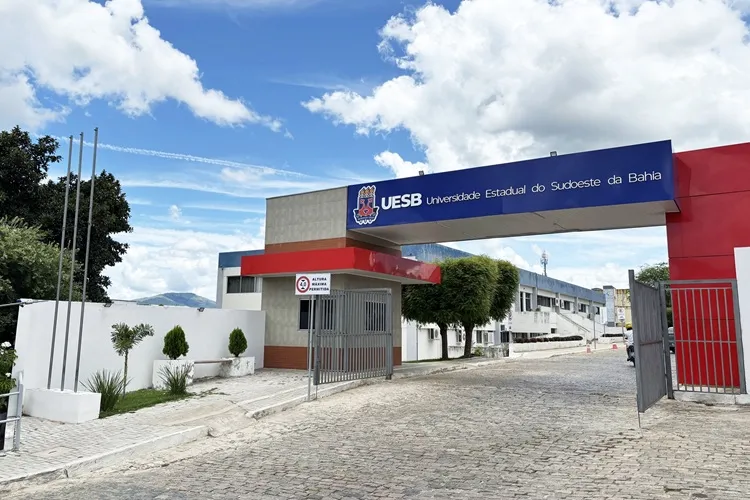 Uesb lança edital para contratar 12 professores substitutos em três campi