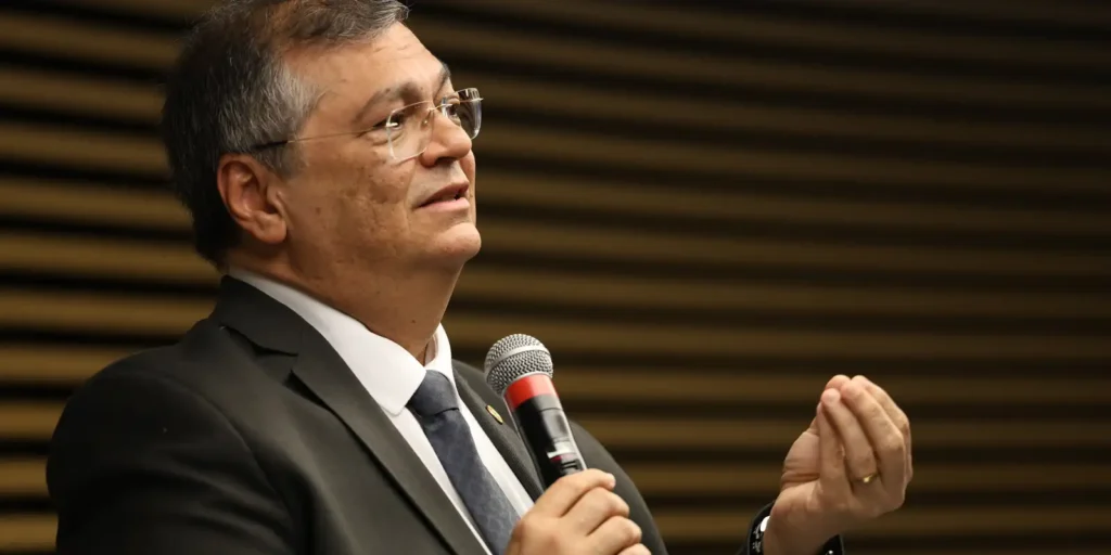 Dino envia à PF explicações de partidos sobre indicação de emendas parlamentares