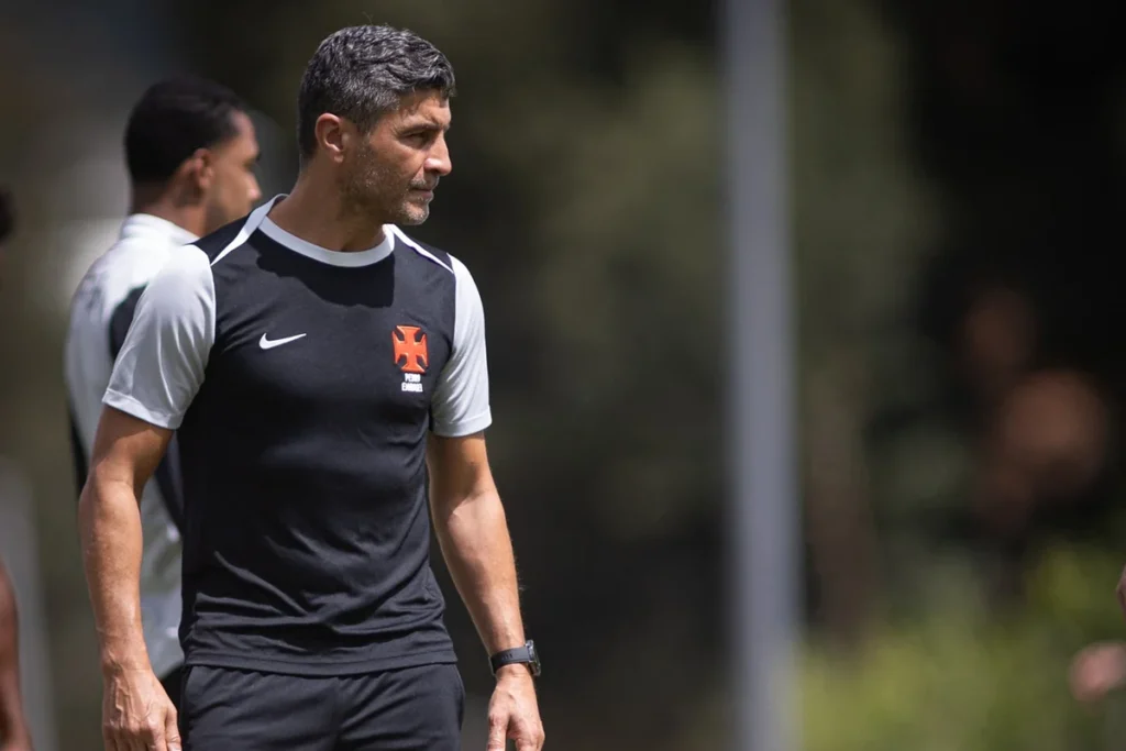 Vasco busca primeira vitória com Pedro Emanuel na Sul-Americana