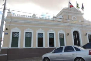 TCM-BA suspende pregão de buffet da Prefeitura de Vitória da Conquista