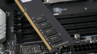 Gigabyte amplia compatibilidade de DDR5 com chips CXMT em placas AMD e Intel
