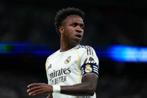 Arsenal monitora Vinícius Júnior, no último ano de contrato com o Real Madrid