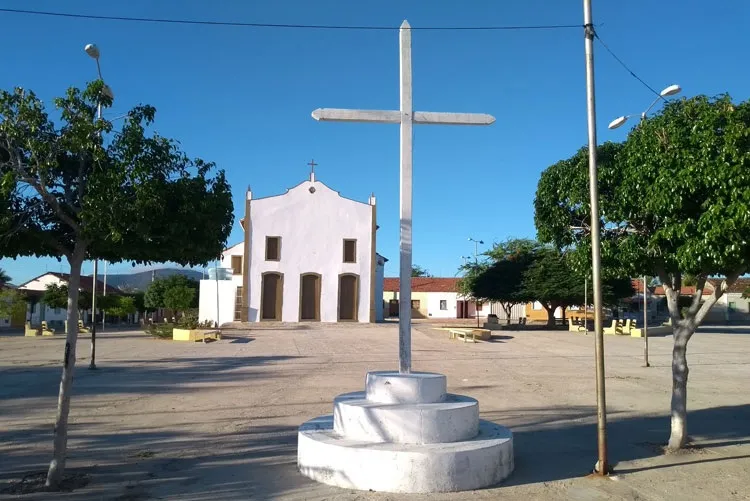 Brumado inicia obras de torre de telefonia no distrito de Itaquaraí