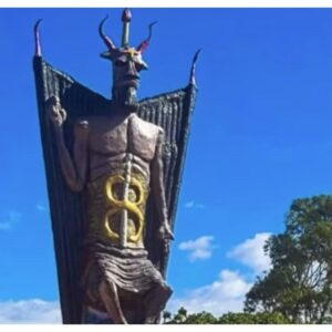 Estátua de 11 metros em homenagem ao Diabo é construída no Ceará