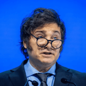 Milei confirma que tentará reeleição em 2027 e diz já ter escolhido vice