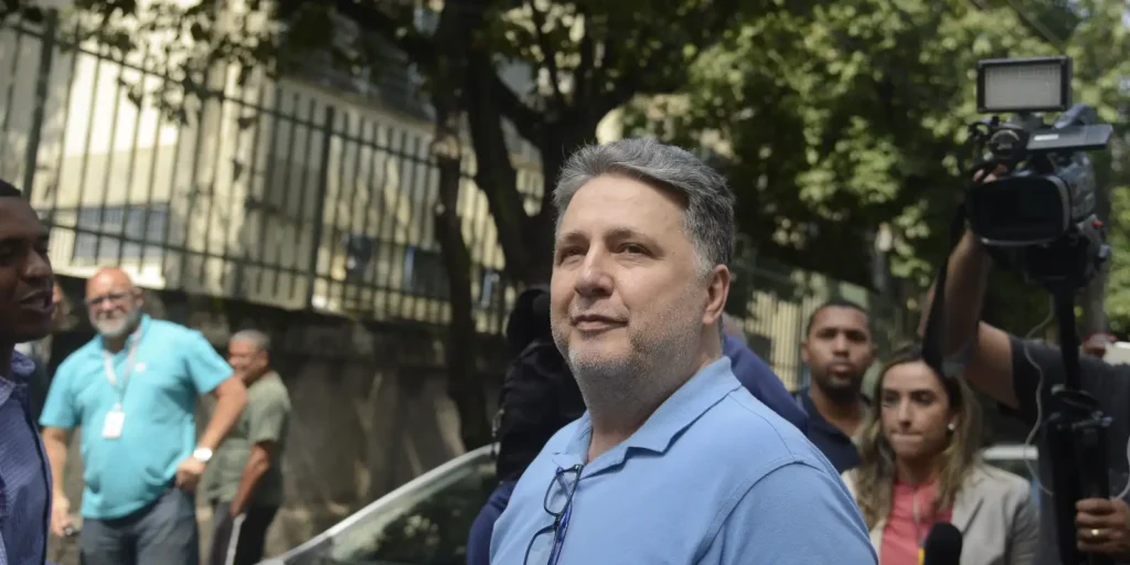 TRE-RJ proíbe Garotinho de participar de debates e ter propaganda eleitoral