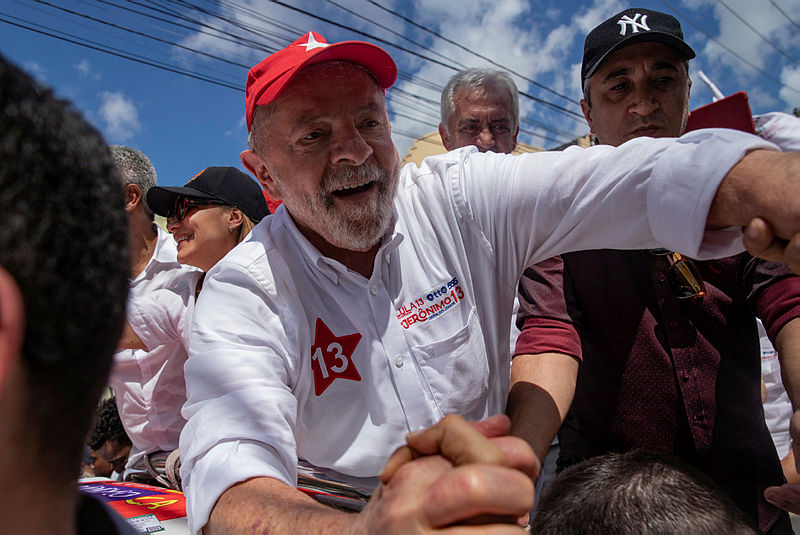 Lula tem 30 pontos de vantagem sobre Flávio Bolsonaro na Bahia, aponta AtlasIntel/A TARDE