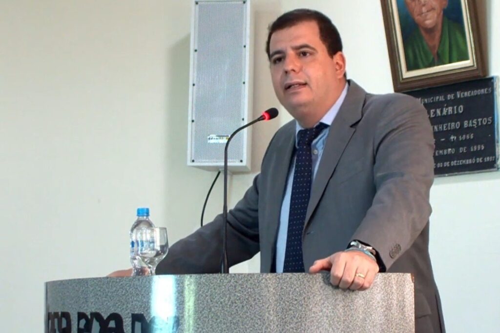 Ex-prefeito de Xique-Xique deve ressarcir R$ 8,9 milhões, aponta TCM