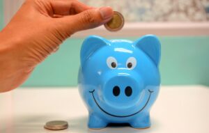 Saques na poupança em agosto superam depósitos em 10,573 bilhões de reais