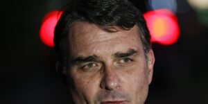 PF aponta cobranças de Flávio Bolsonaro a Vorcaro por filme Dark Horse