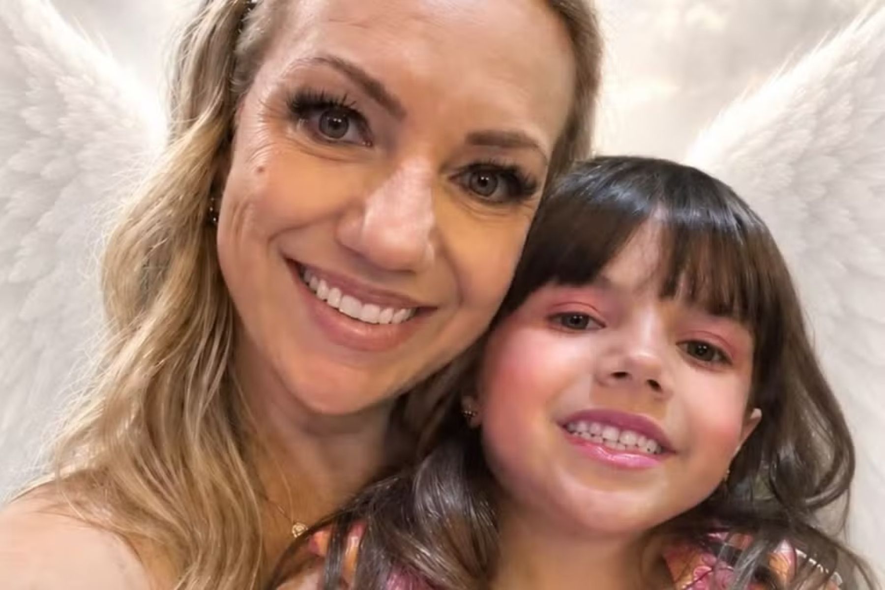 Fonte: Na foto, Fabiane Grando Brotto, de 41 anos, e a filha, Bianca Grando Brotto, de 6 • Reprodução/Redes Sociais