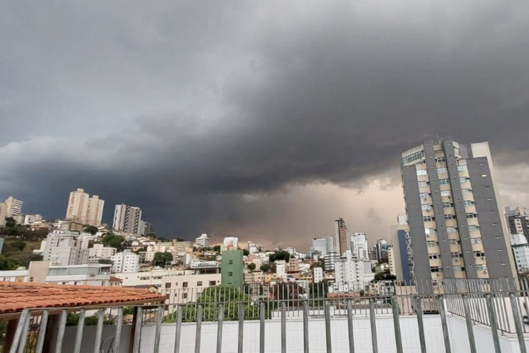 Fonte: Frente fria coloca seis estados sob alerta para chuvas intensas e temporais • Rômulo Ávila / Itatiaia